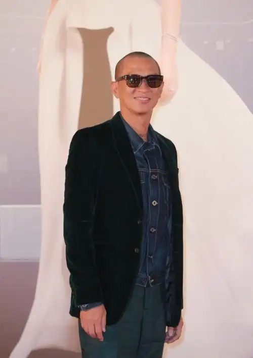 张家辉超短寸头酷帅十足,男明星图片,发型图片