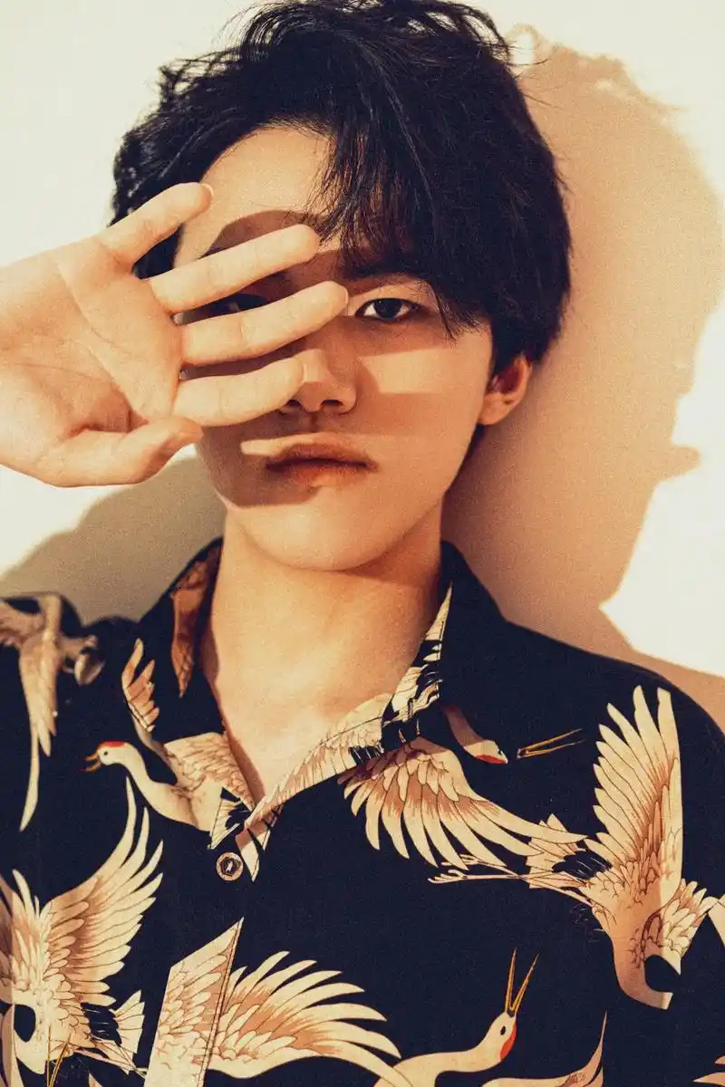 复古港风 #氛围感照片 #痞帅 #男生写真 - 抖音