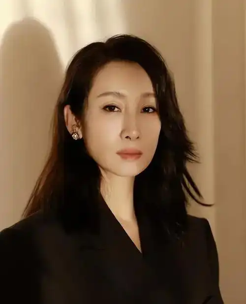 秦海璐"巨婴症儿子"已经9岁,见到他长相后,网友称呼有些意外