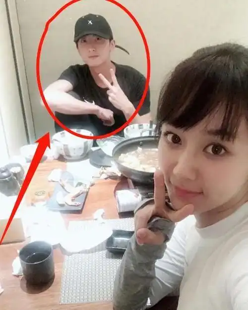 搞笑童星杨紫晒与男子吃饭网友看见照片不是张一山更不是李