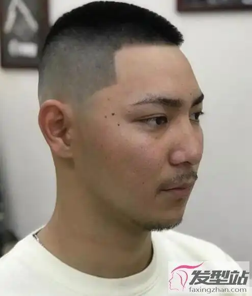 时尚男生平头发型清爽干练尽显男人味