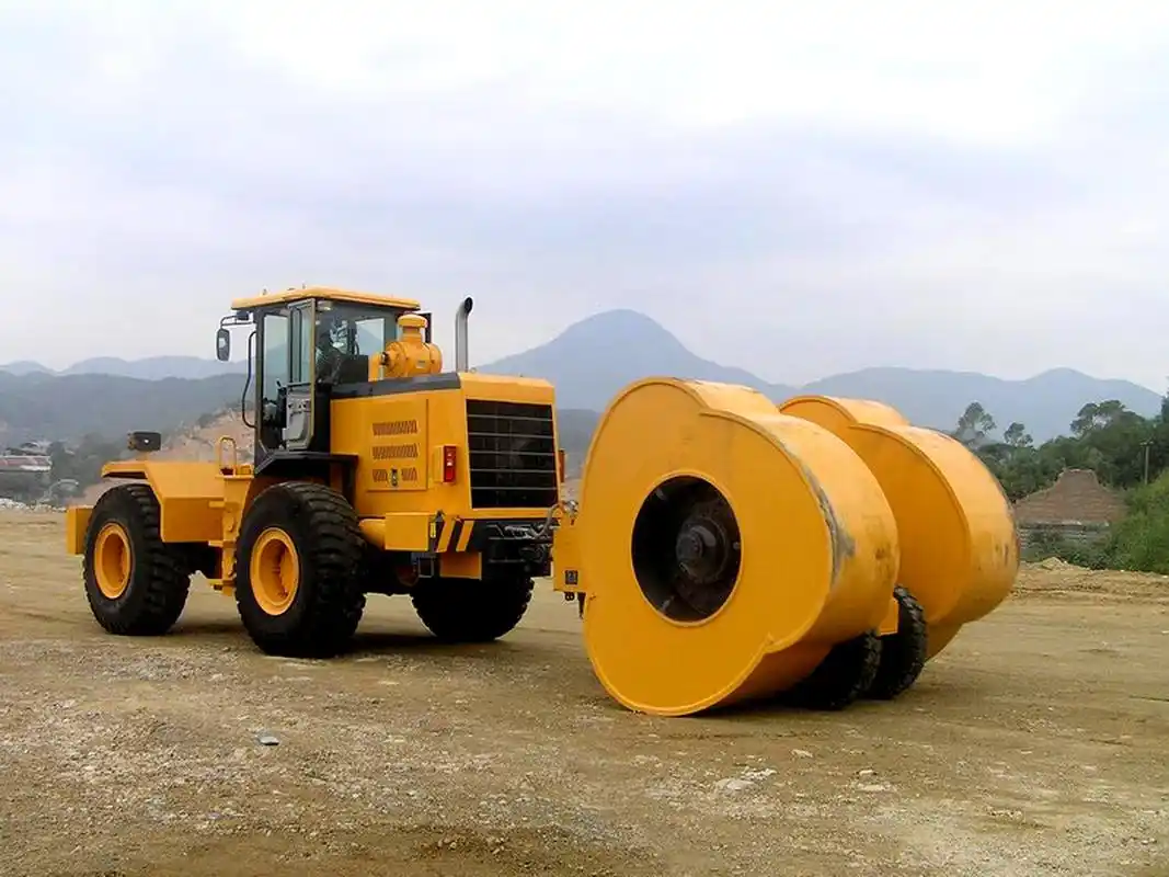 冲击压实机冲击碾压遍数受土体弹性模量,含水量,压实厚度与宽度,行驶