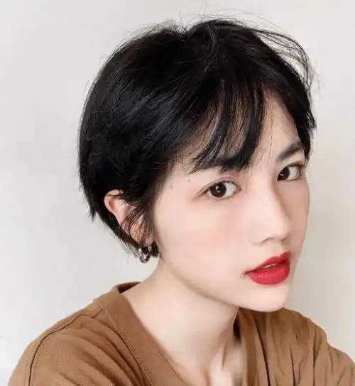 女生不染不烫短发发型黑色自然感短发时尚清新