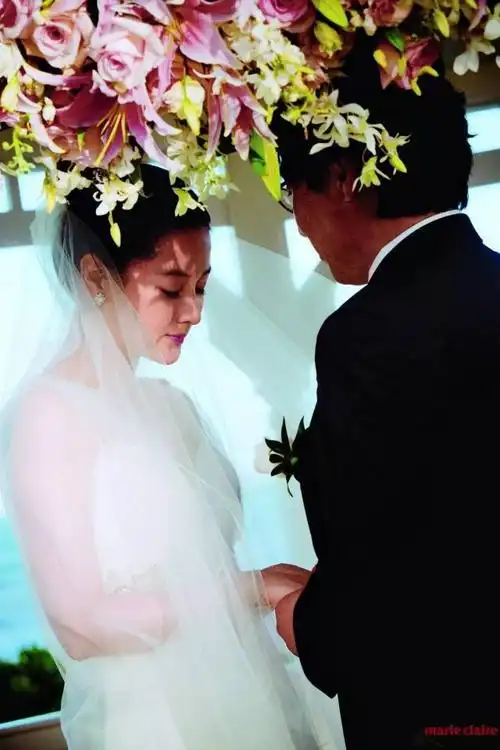 朱茵的眨眼,青霞的饮酒,都不及邱淑贞咬牌在直男心中的地位?