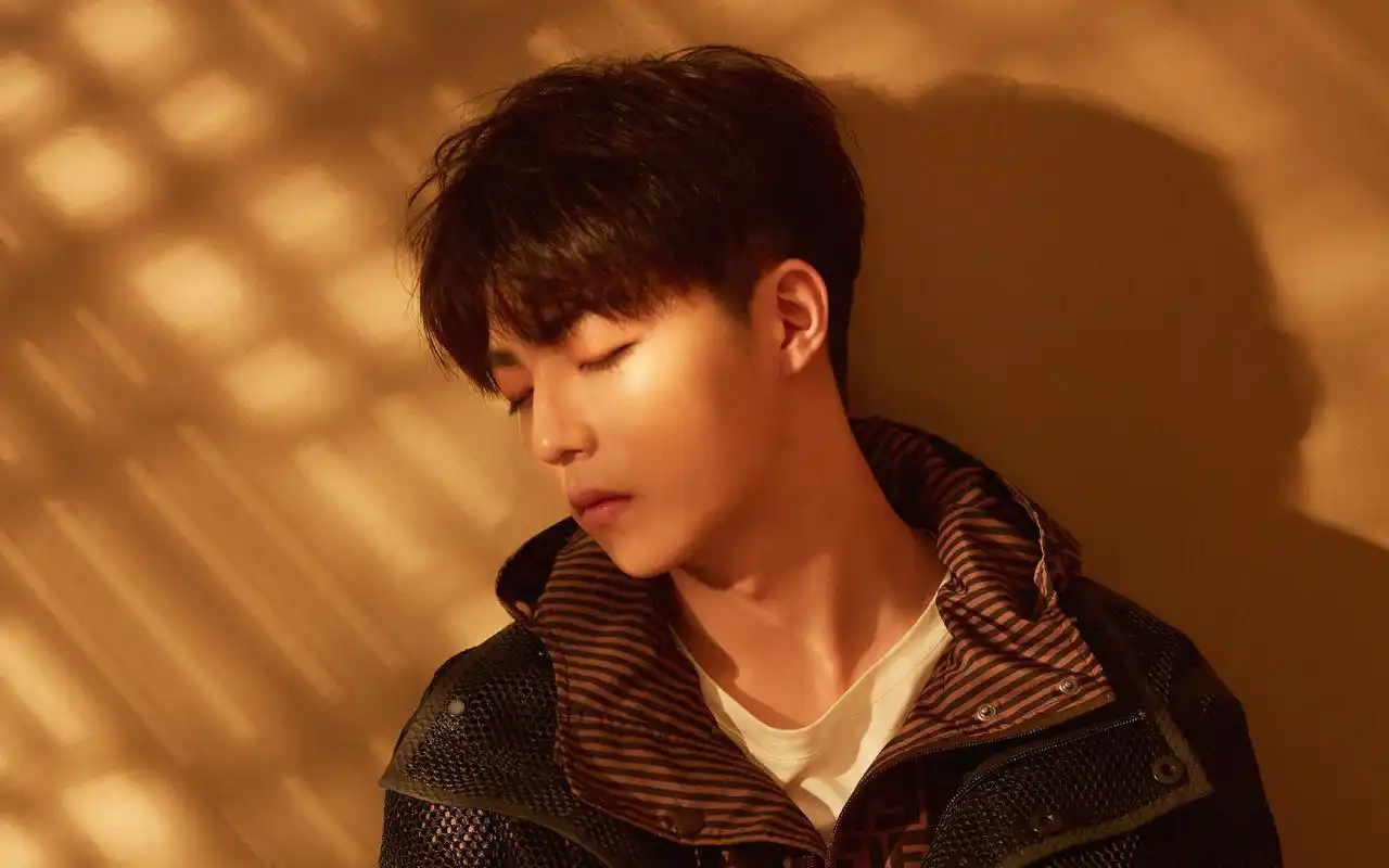 陈立农帅气图片桌面壁纸