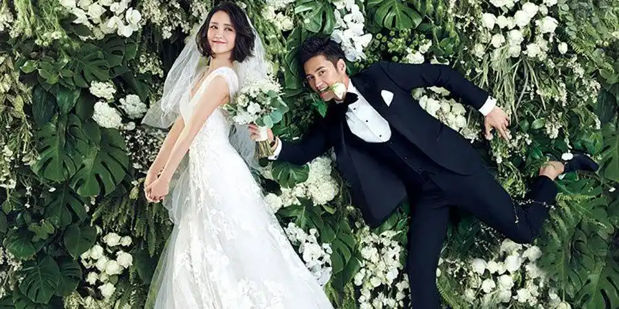 胡歌出现在别人的婚纱照五款婚纱照挑花眼