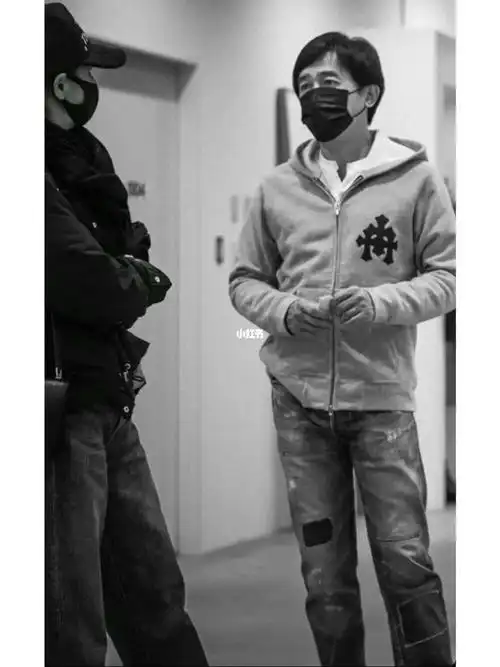 克罗心灰色卫衣国现l补一件梁朝伟同款