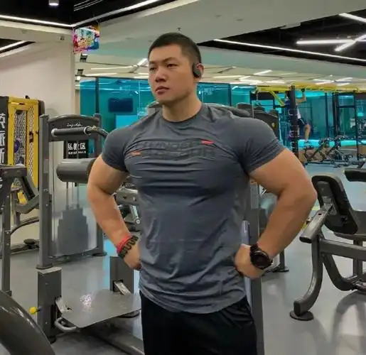 山东健身猛男因太大而遭女生嫌弃男网友太羡慕了想要