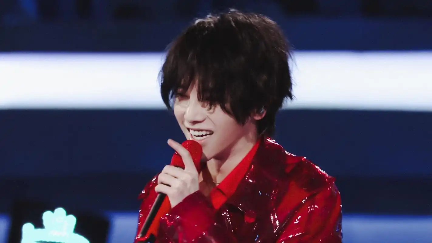 最近看太多帅气冷酷的华晨宇 甜味花花了解一下?