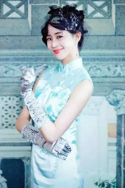 和彭于晏一起健身的张钧甯,穿上旗袍诠释什么叫满腹诗书气自华!