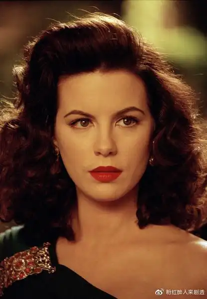 帕森斯的绯闻女友,曾主演《珍珠港》的英伦第一美女,万千男人的梦中