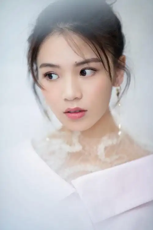 黄英清新甜美写真图片38