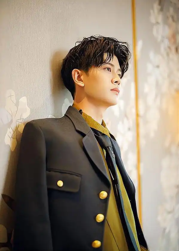 任嘉伦工作室严正声明 任嘉伦工作室发布声明,否认嫖娼,出轨,卖淫