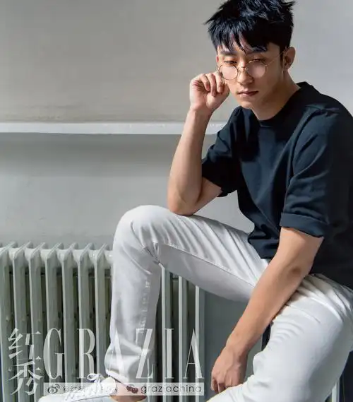 2017 黄景瑜登红秀杂志第318期封面