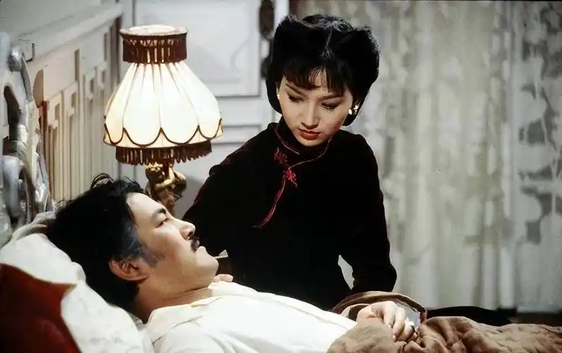 把赵雅芝和宁静孙俪等人放一起,差距就出来了_上海滩_剧照_因为