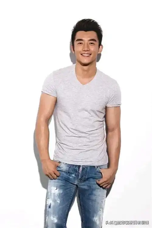 郑恺也是一个全能型偶像艺人,会唱歌跳舞,会演戏!