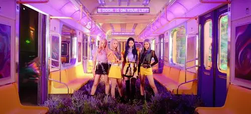 sm新女团再陷抄袭风波,遭艺术家发对比图质疑_凤凰网