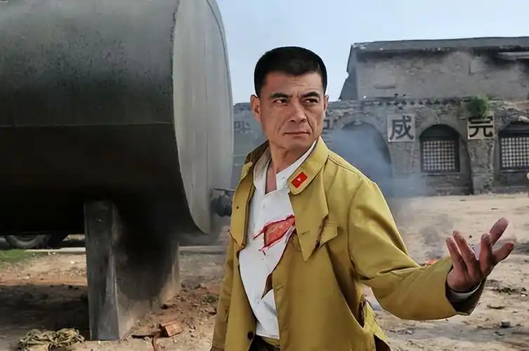 王新军个人资料("军人专业户"王新军:与唐静离婚后,二婚娶秦海璐再获