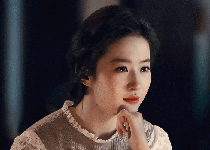 露水红颜的刘亦菲,她是一件艺术品,当之无愧的女神