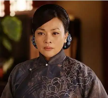 张艺谋抛硬币,选了巩俐放弃她,被封杀后,旅游遇到亿万身价老公