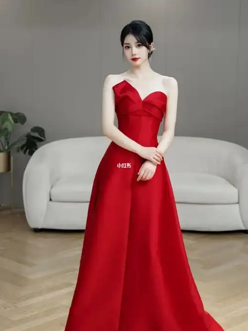 女明星既视感红色缎面抹胸礼服西安婚纱