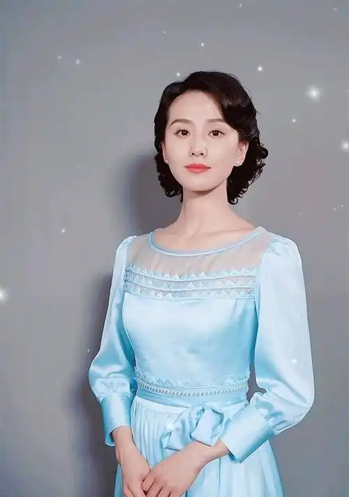刘诗诗燕尾发型温柔动人人淡如菊却能在娱乐圈站稳脚跟