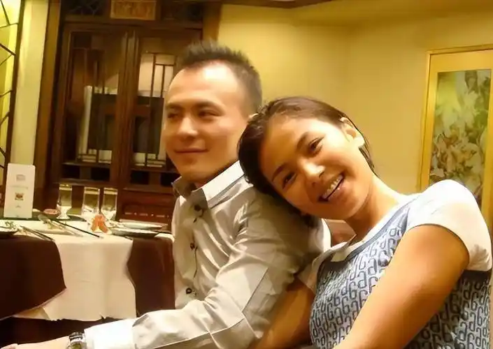 和汪小菲相比,王珂好那么一丢丢,但是也经常被人嚼舌根.