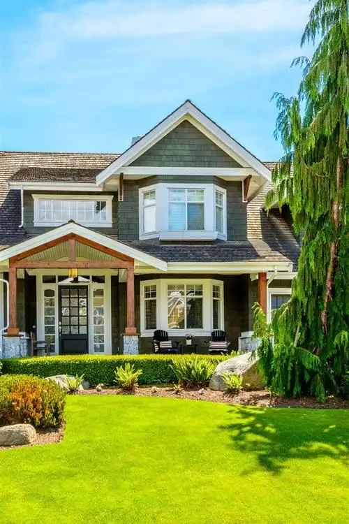 别墅,房子,树木,草地,蓝天 iphone 壁纸