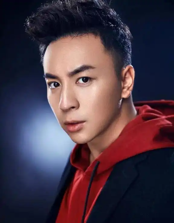 释小龙:帅气的童星,后来却渐渐的销声匿迹