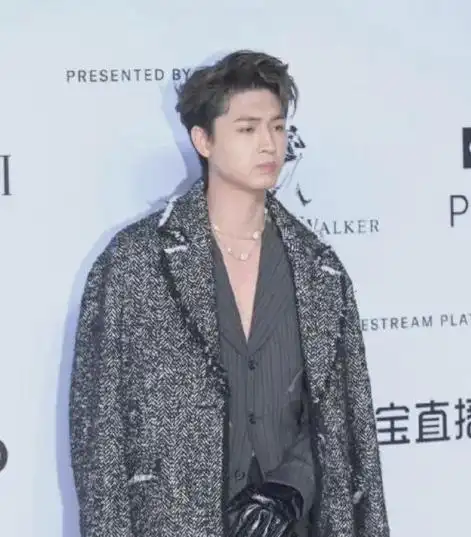 鹿晗|恋情|孟子义|关晓彤|秦霄贤|辛芷蕾|胡歌老婆_网易订阅