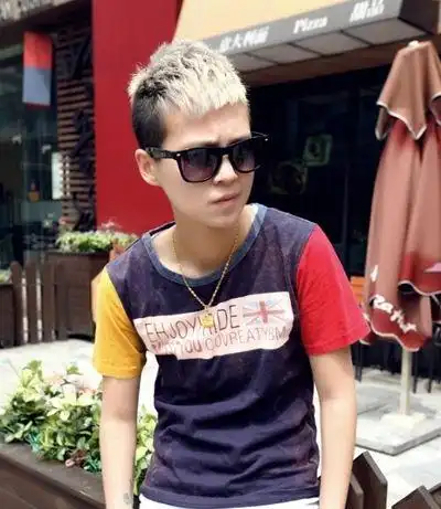 男生挑染白色头发发型 男的时尚挑染发型设计(4)