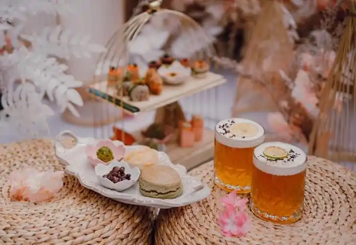 旺角morokok推樱花下午茶梦幻樱花隧道和服体验12款咸甜点戚风蛋糕