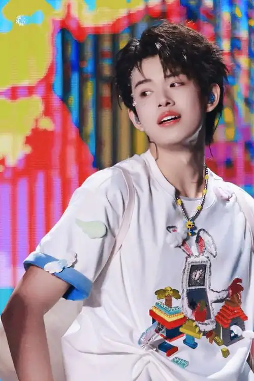 张极超话7815#张极 绝对实力c位出道#7815