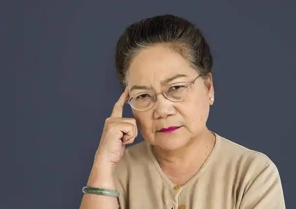 李明启奶奶的戏里戏外,从容嬷嬷到慈祥老人的真情流露|演员|外来媳妇