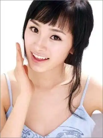 杨幂早年拍广告照片曝光在没有ps的年代与现在简直判若两人