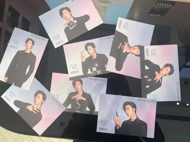 宝子们,快来找我选宁哥同款吧,购买即送亲笔签名照,数量有限哦#刘宇宁