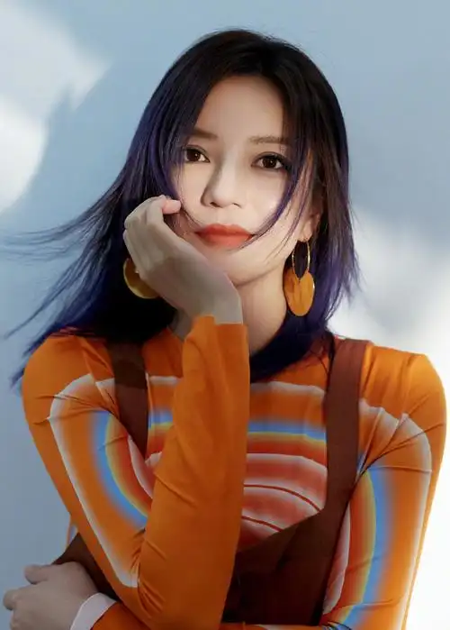 赵薇背带裙优雅写真图片26