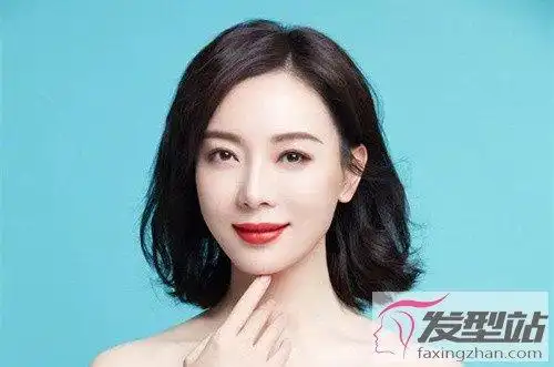 30岁以上的女性适合什么发型优雅知性展现女士迷人气质