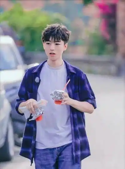 王俊凯杨紫节目互动不断,网友:cp感很强?_时候_感情_离开