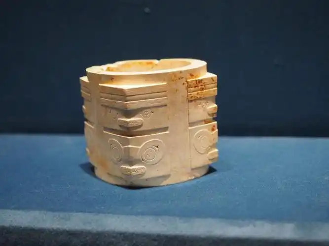 良渚与古代中国玉器显示的五千年文明展