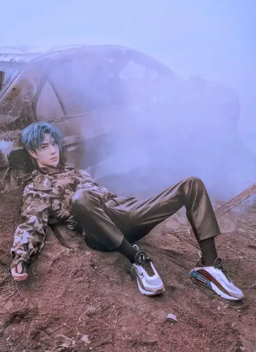 王一博#酷盖王一博气质时尚感卓越的一组图,一起欣赏!