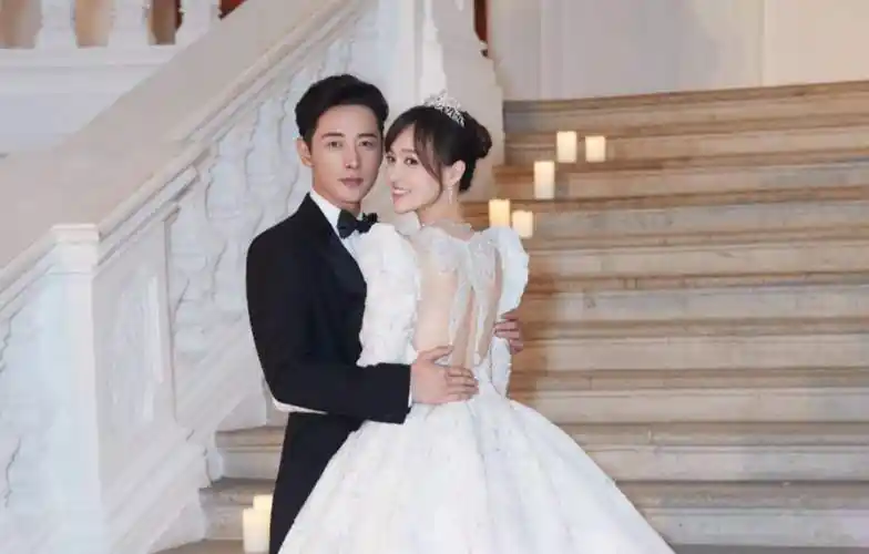 唐嫣罗晋同时现身医院,难道是已有喜来做检查?_夫妻