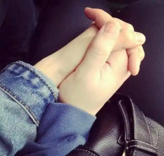 幸福是和你手牵手到世界的尽头