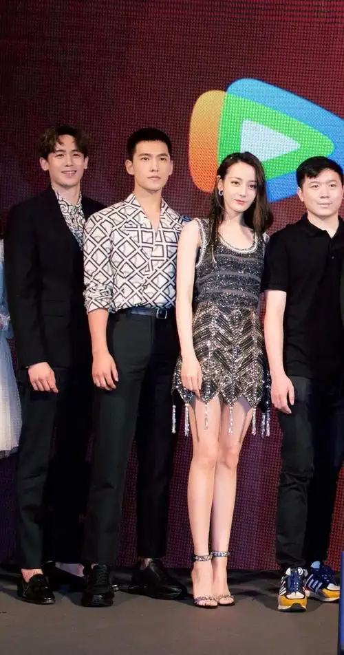 康康娱乐悦读 2020.10.9 我要分享 迪丽热巴与杨洋的新