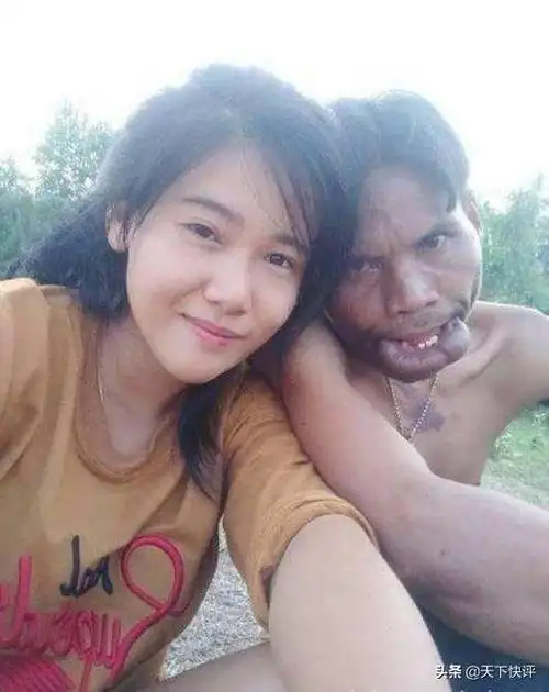 离婚发的朋友圈离婚后女人找了个又老又丑的男人还发朋友圈是什么心态