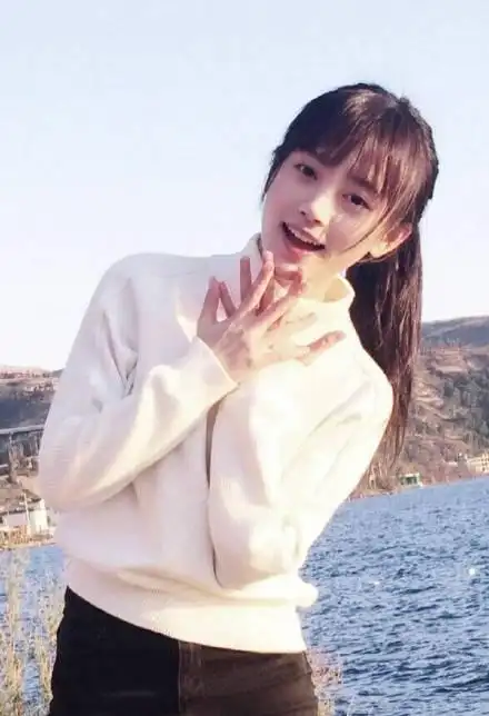 鞠婧祎跳舞旧照俏脸清纯甜美肌肤娇嫩如雪美得让人窒息