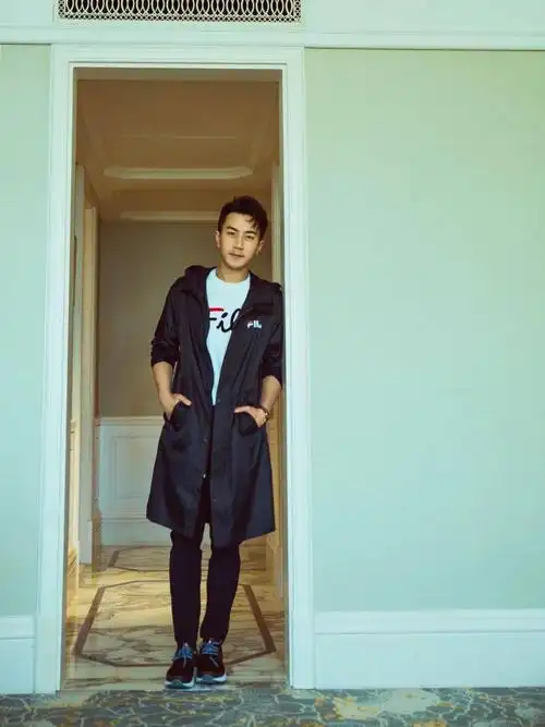 学刘恺威这样搭配,帅气显年轻_手机搜狐网