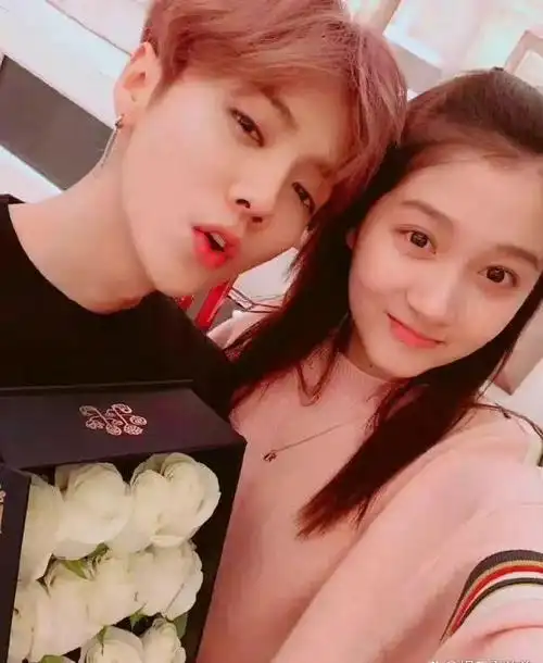 有一种"差别"叫鹿晗与关晓彤,官宣7年后,两人棋局终于被看清