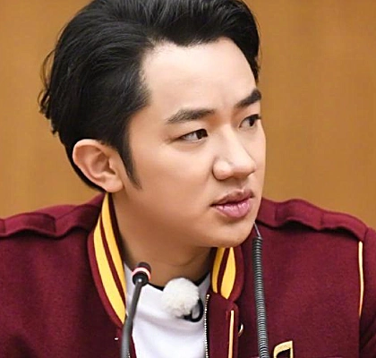 有种"意外"叫王祖蓝戴眼镜,本以为会很土,看清后帅出了新高度