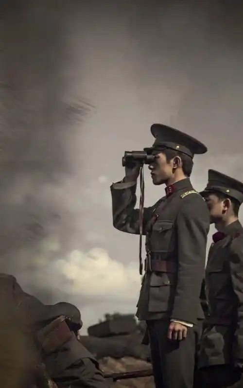 中分八字刘海,曾经的小男孩长大了_军人_时尚_角色